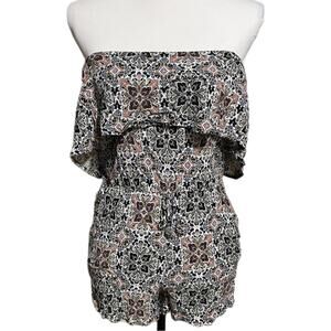 Socialite Off the Shoulder Ruffle Tie Waist Pocket Romper Women’s Size Small